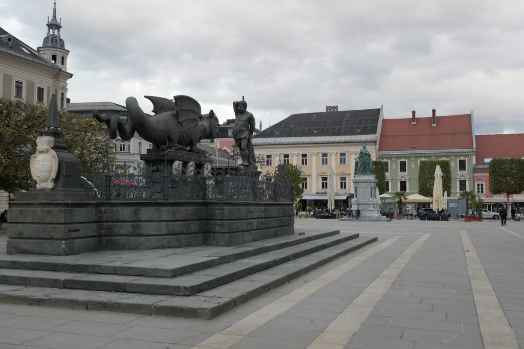 Klagenfurter Lindwurm und Denkmal der Maria Theresia