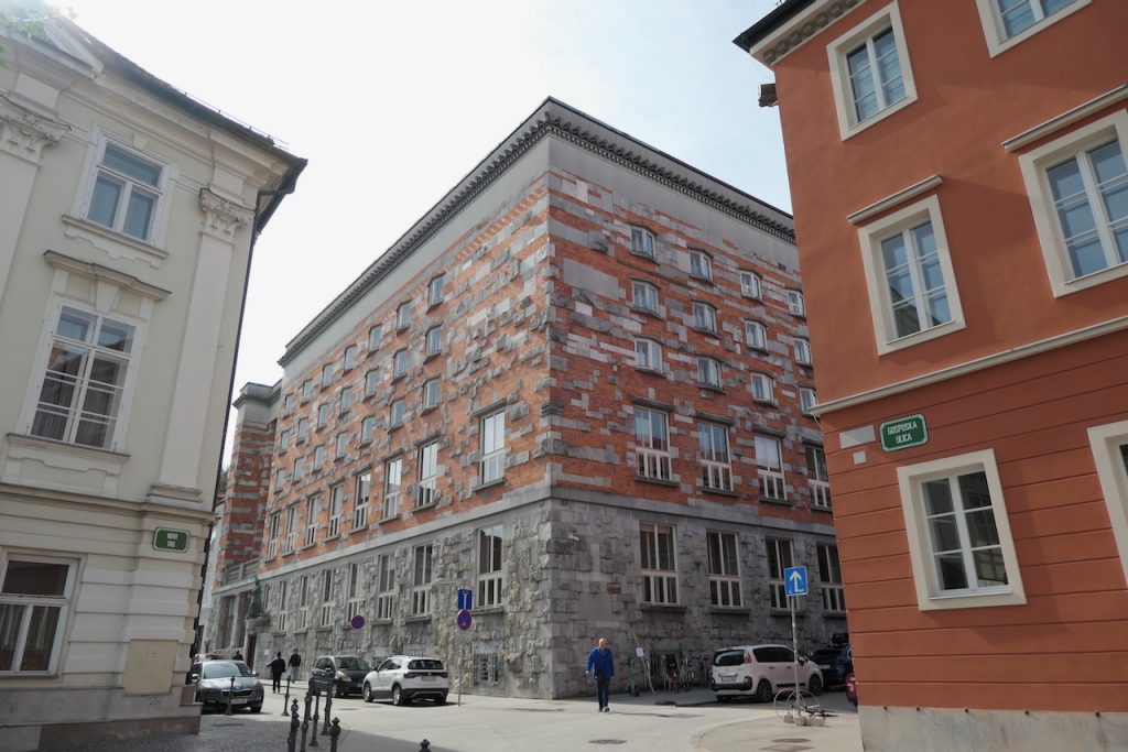 Das Gebäude der Slowenischen Nationalbibliothek